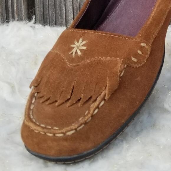 Western Moccasin Clarks Indigo Size 9 Brown Suede Leather Fringe Low Heeled Mocs - Picture 1 of 15